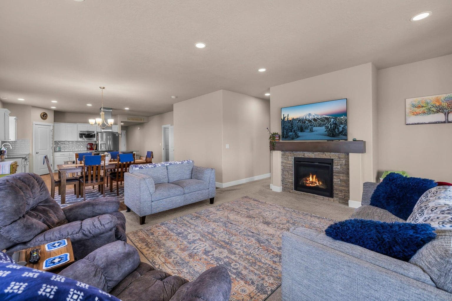 Photo of 1132 NW Golf Course Drive 12 of 35