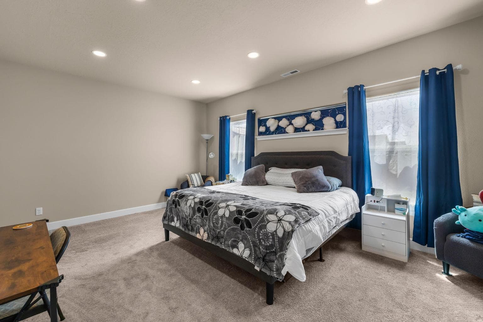 Photo of 1132 NW Golf Course Drive 13 of 35