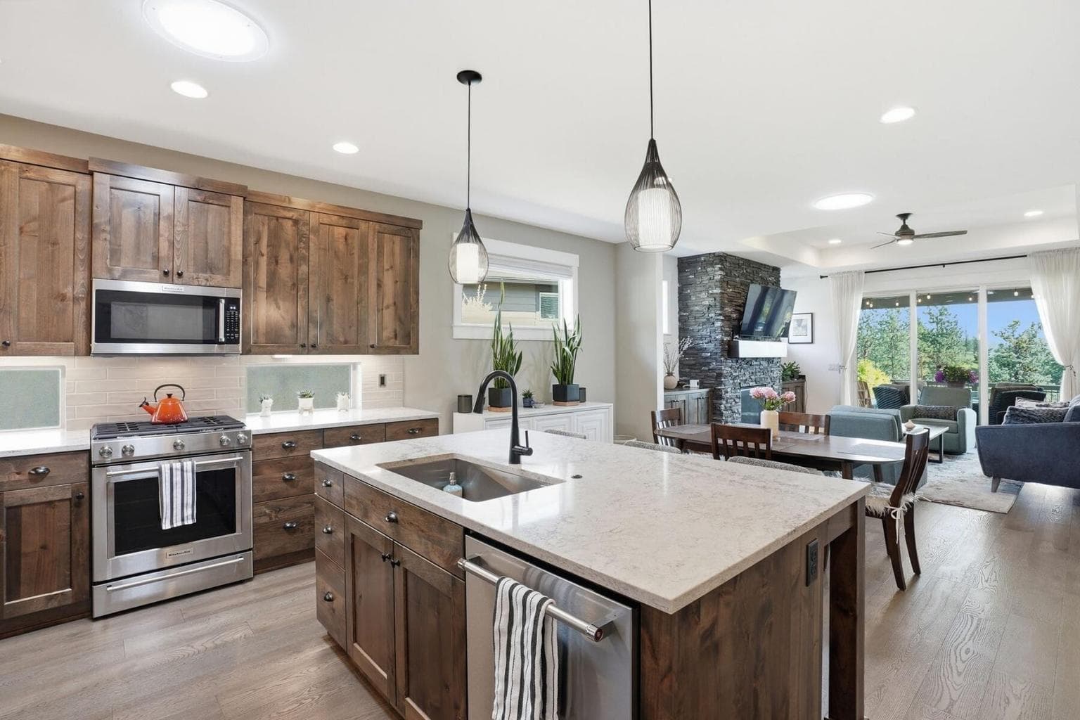 Photo of 2736 NW Fairway Heights Drive 9 of 29