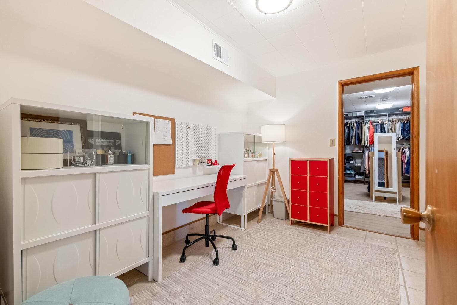 Photo of 1671 NW Saginaw Avenue 14 of 35