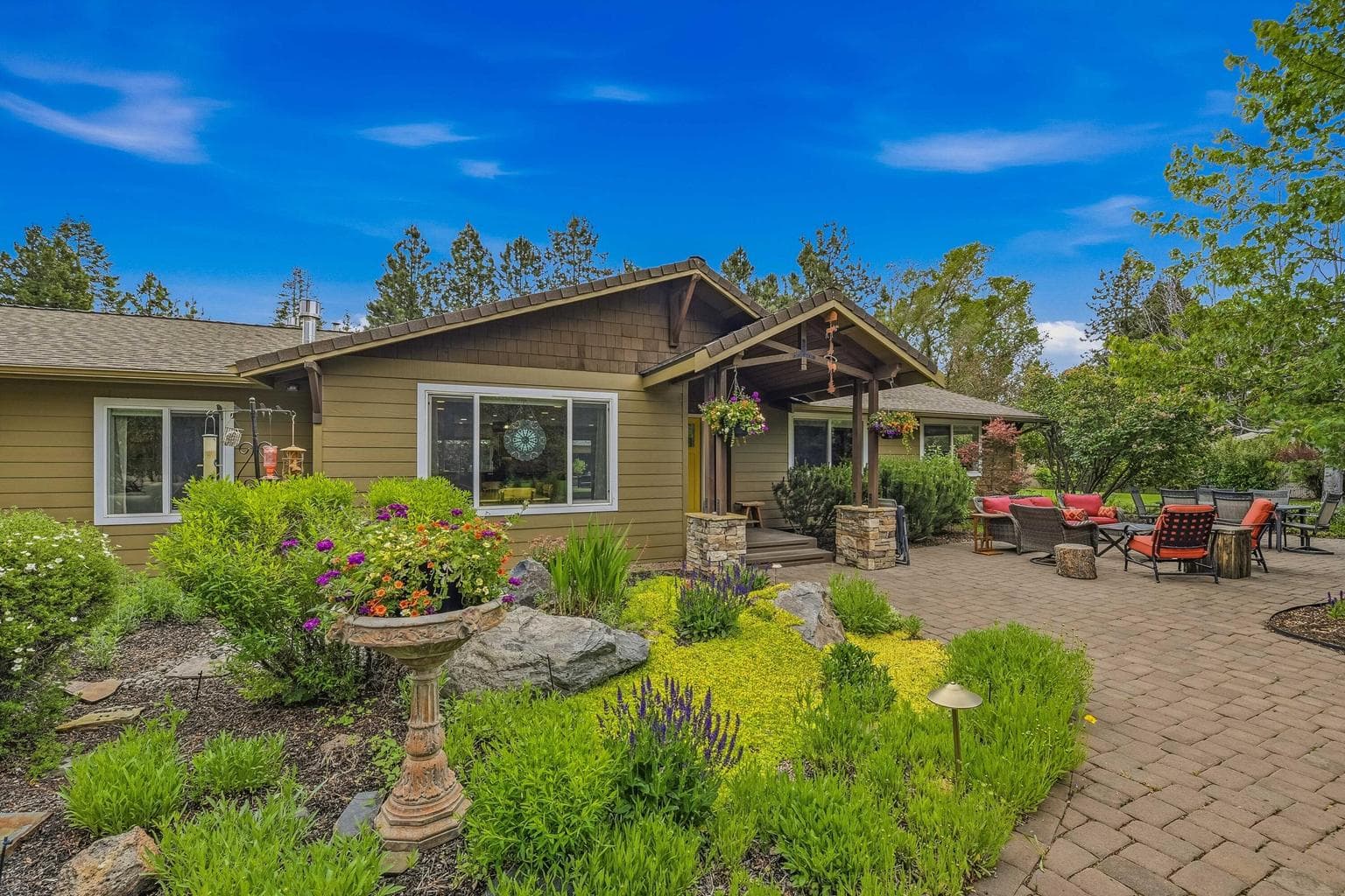 Beautiful Front Courtyard