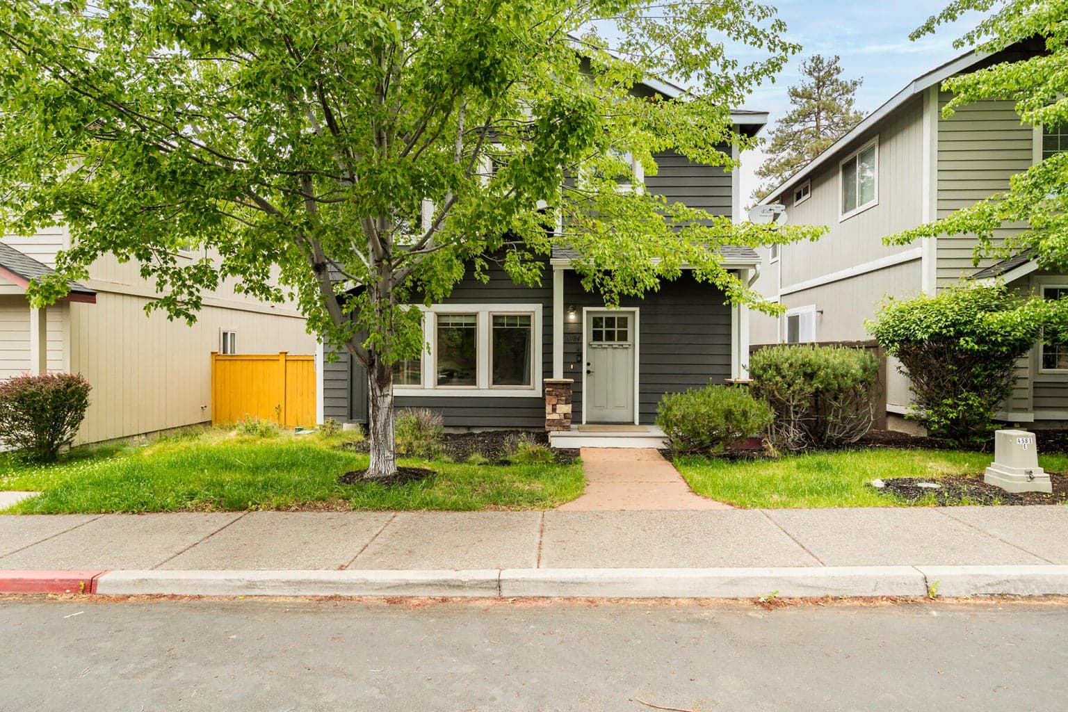 Photo of 20184 Merriewood 2 of 37