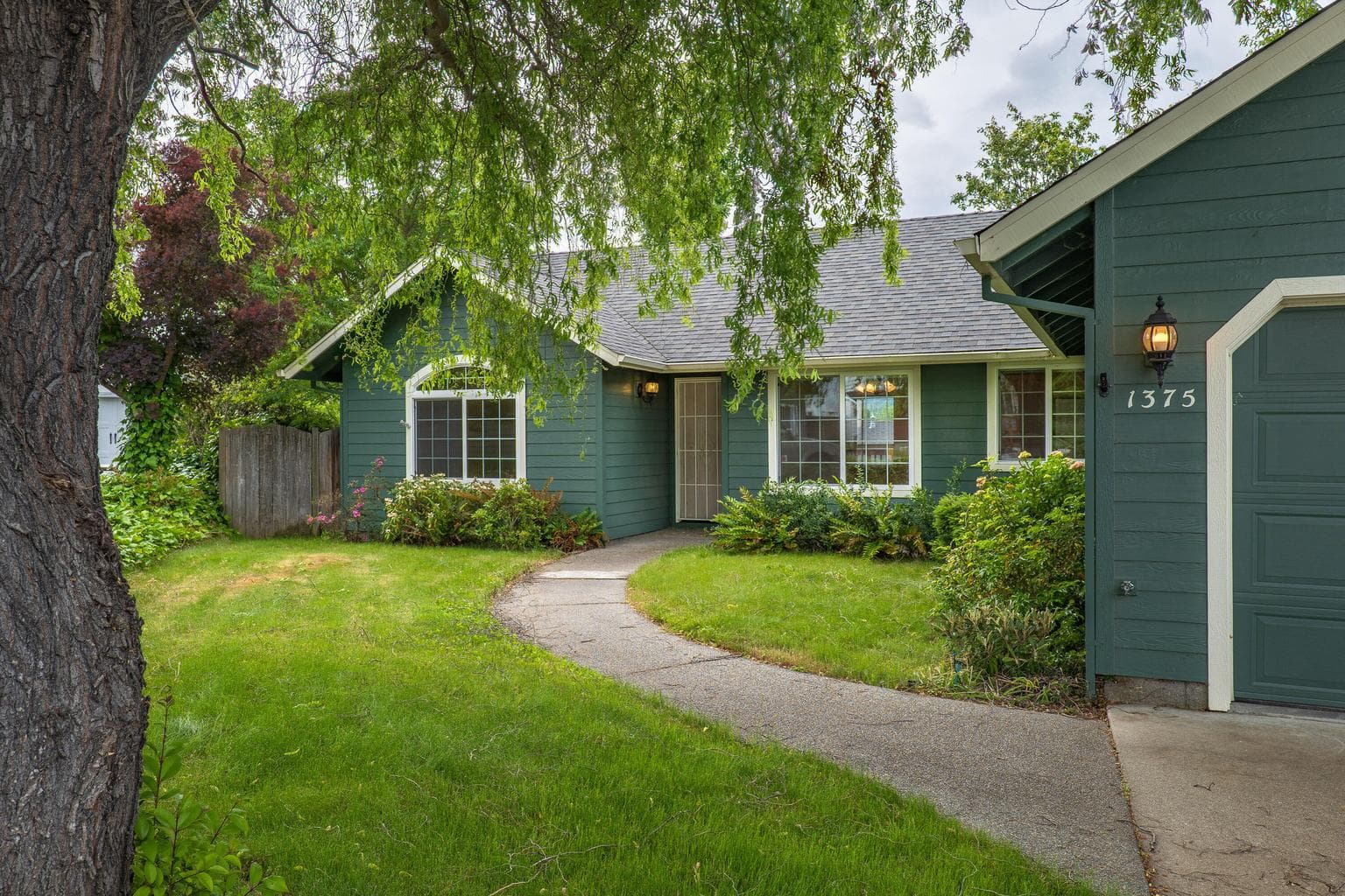 Photo of 1375 Forestview 2 of 37