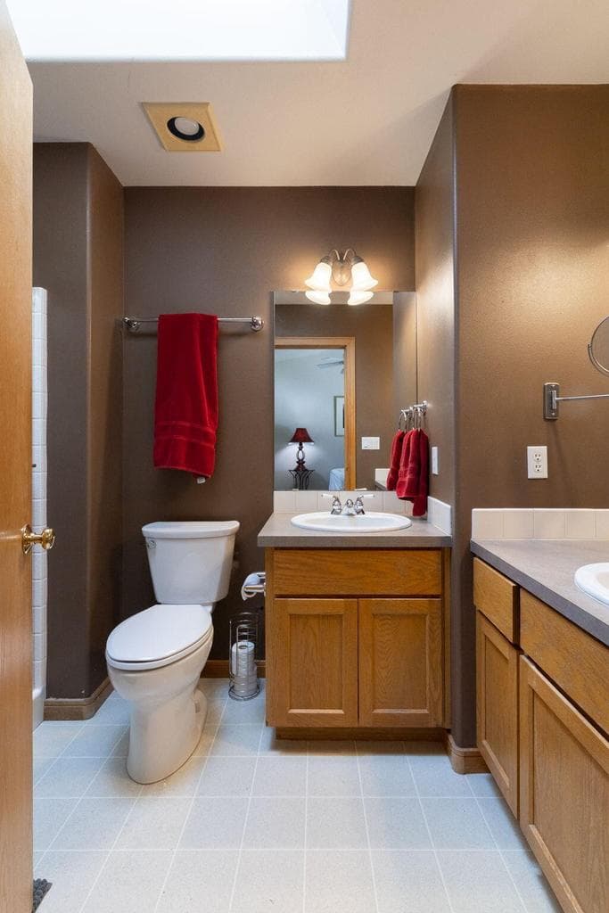 Dual vanity sinks!
