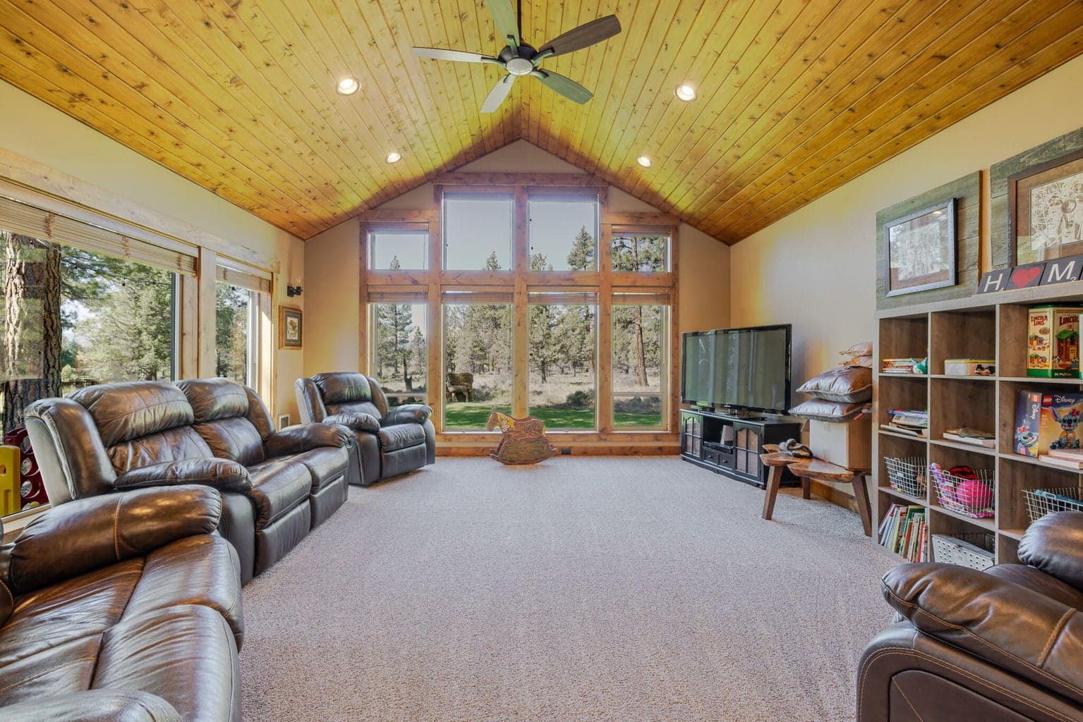 Photo of 15917 Pinion Jay Lane 15 of 44