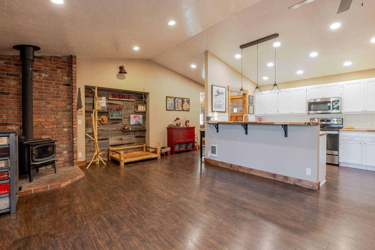 Photo of 15917 Pinion Jay Lane 10 of 44