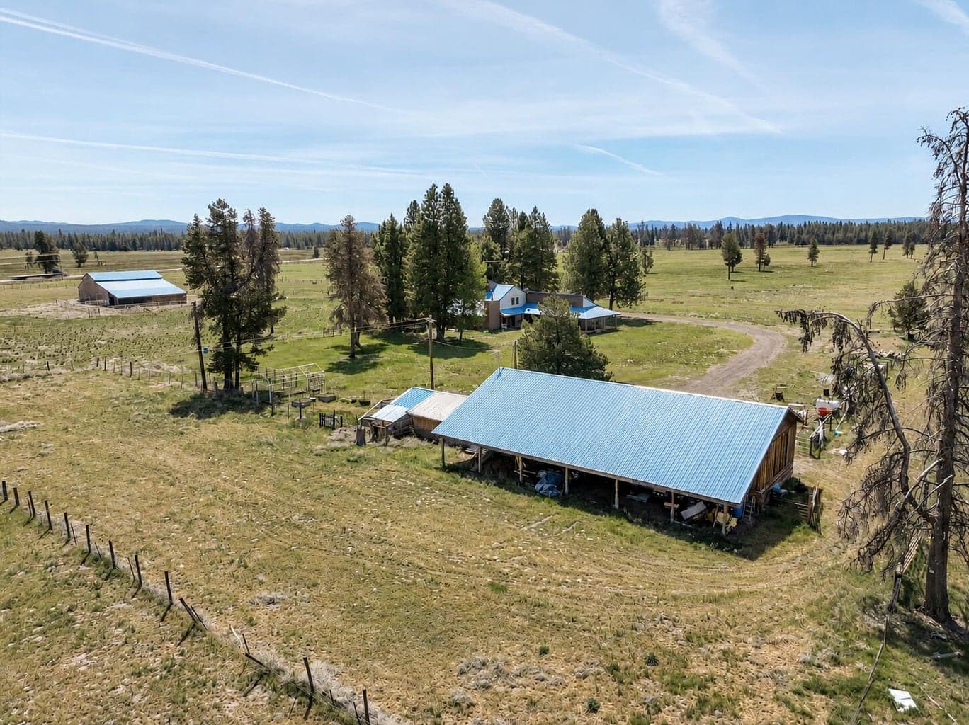 Photo of 50555 Highway 31 5 of 32