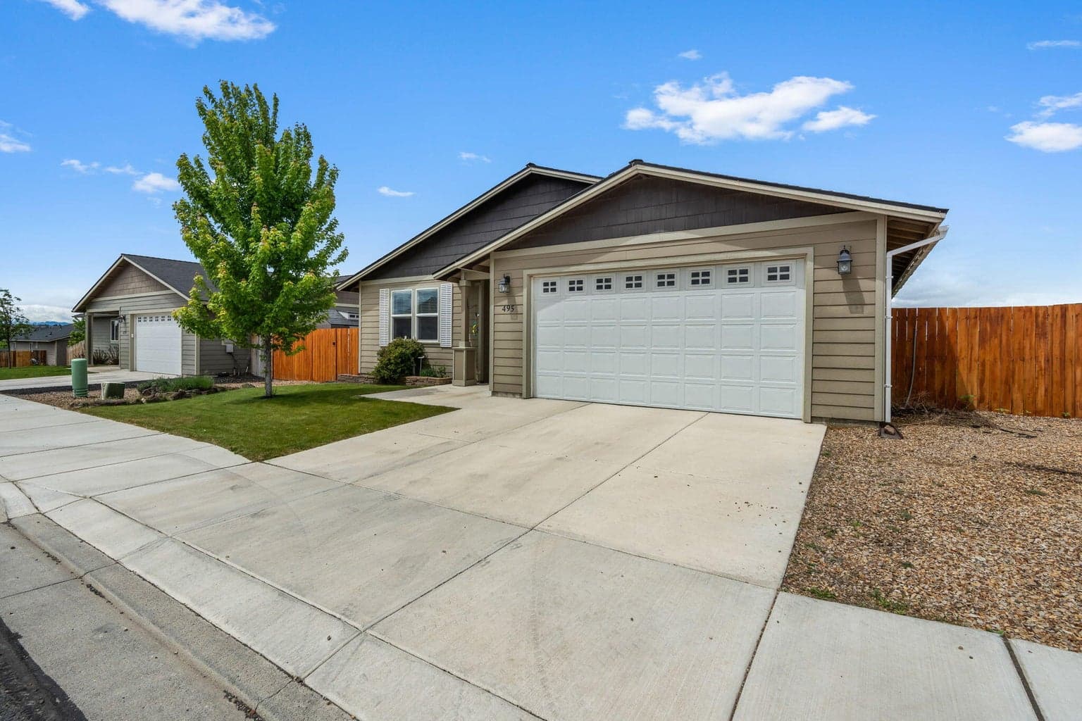 Photo of 495 SE Leisek Way 26 of 40