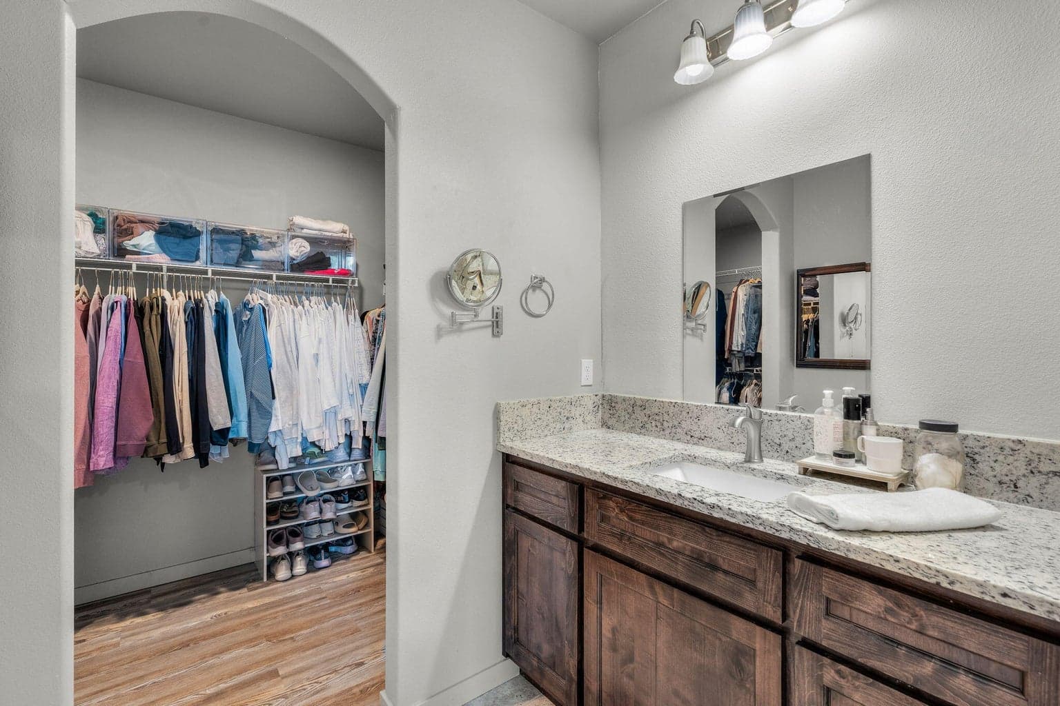 Photo of 495 SE Leisek Way 16 of 40