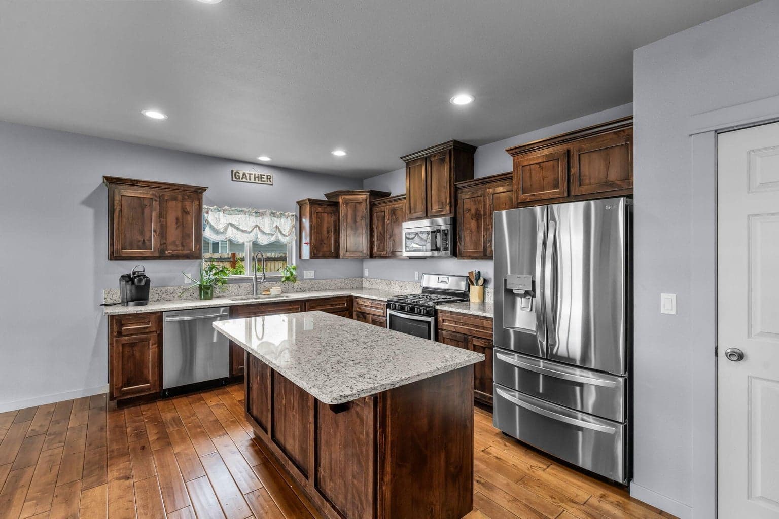 Photo of 495 SE Leisek Way 6 of 40