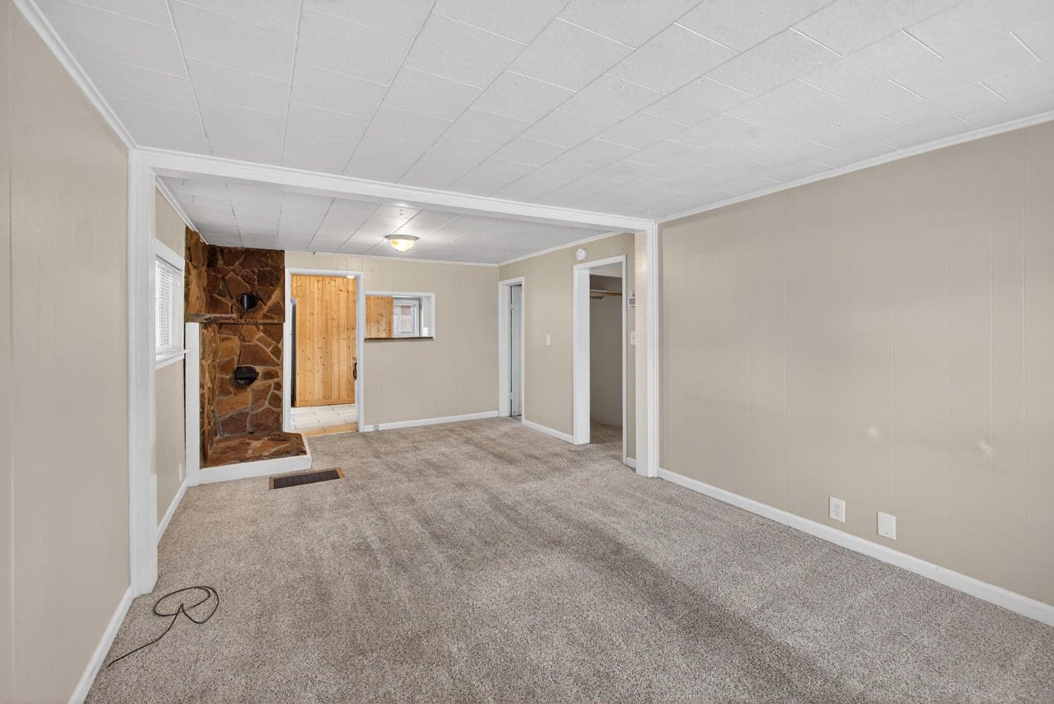 Photo of 1251 Newport 5 of 48