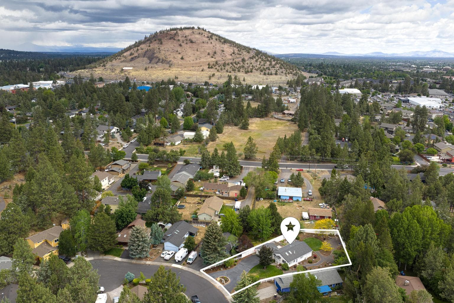 Photo of 1740 Karena 3 of 31