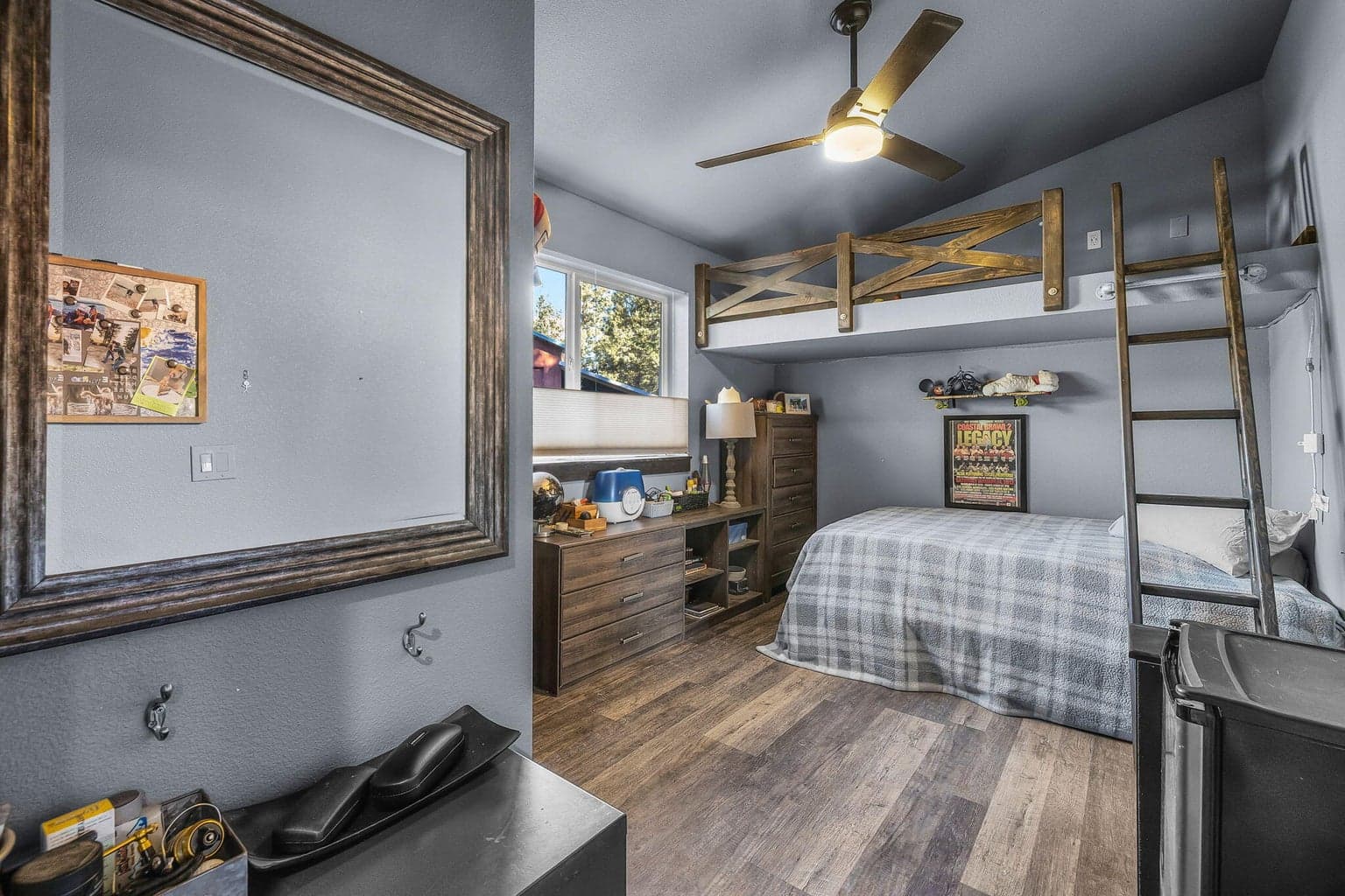 Photo of 63425 Deschutes Market Road 16 of 48