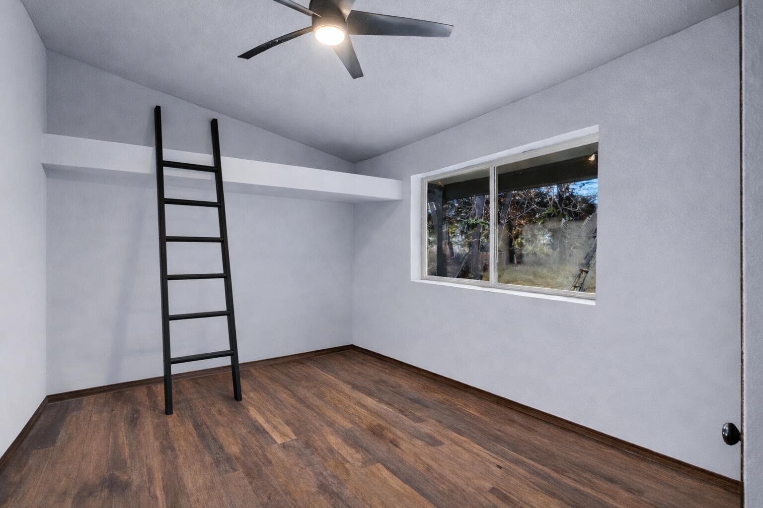 Photo of 63425 Deschutes Market Road 17 of 48