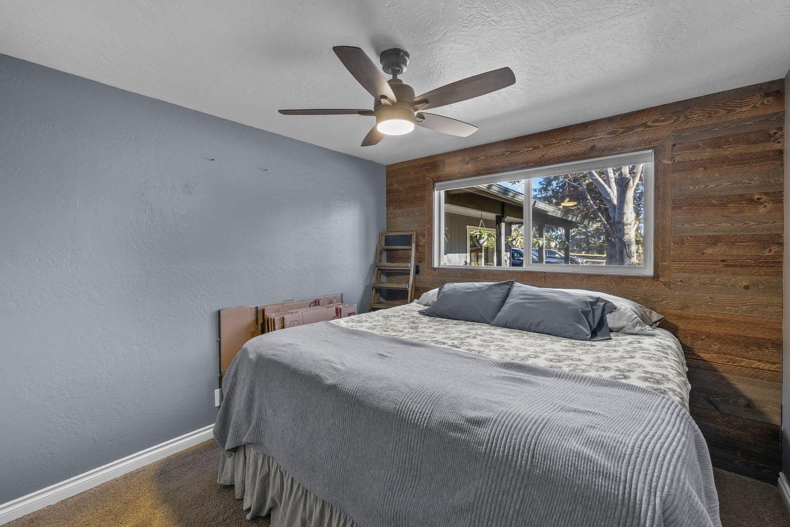 Photo of 63425 Deschutes Market Road 25 of 48