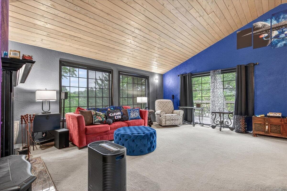 Photo of 1477 Angelcrest 3 of 41