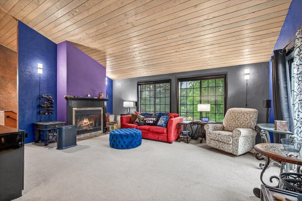 Photo of 1477 Angelcrest 4 of 41
