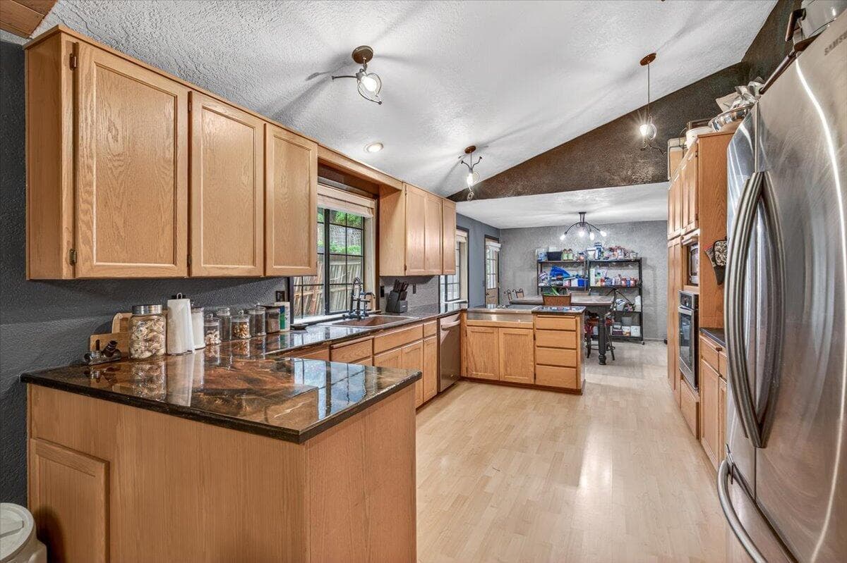 Photo of 1477 Angelcrest 5 of 41