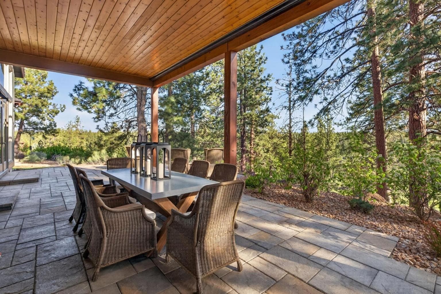 Covered Patio perfect for taking in those beautiful Bend evenings