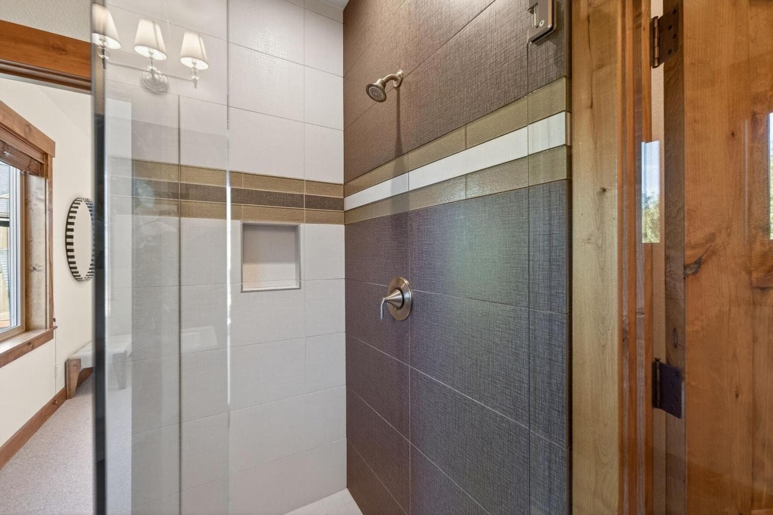 Guest Suite 2 has en suite bathroom shower