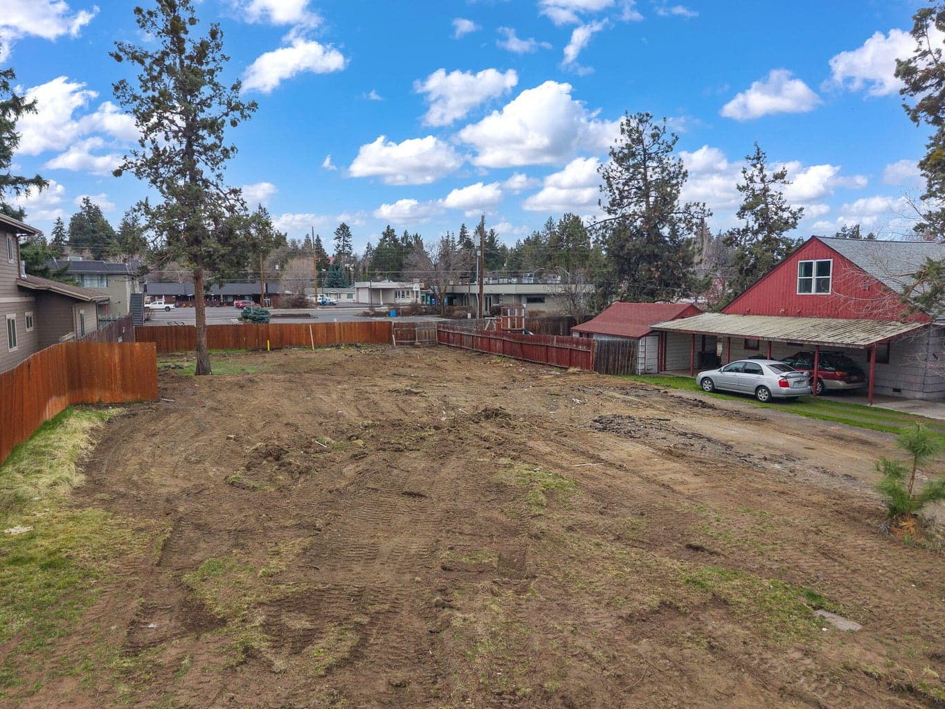 Photo of 649 NE Kearney Avenue 9 of 27