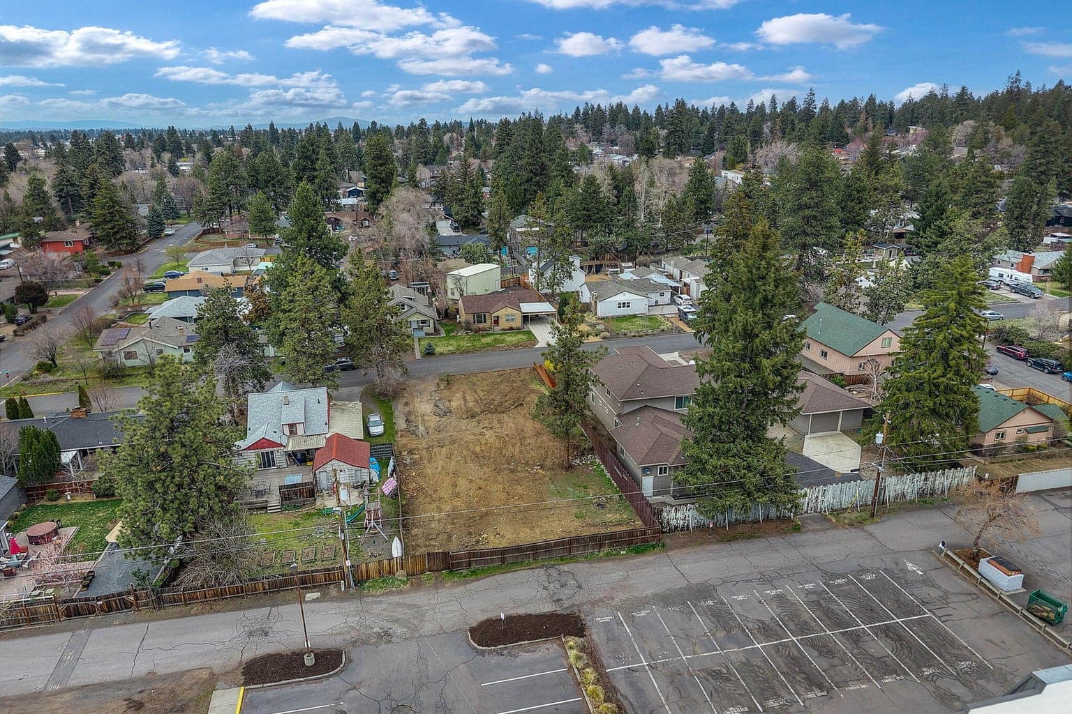Photo of 649 NE Kearney Avenue 17 of 27