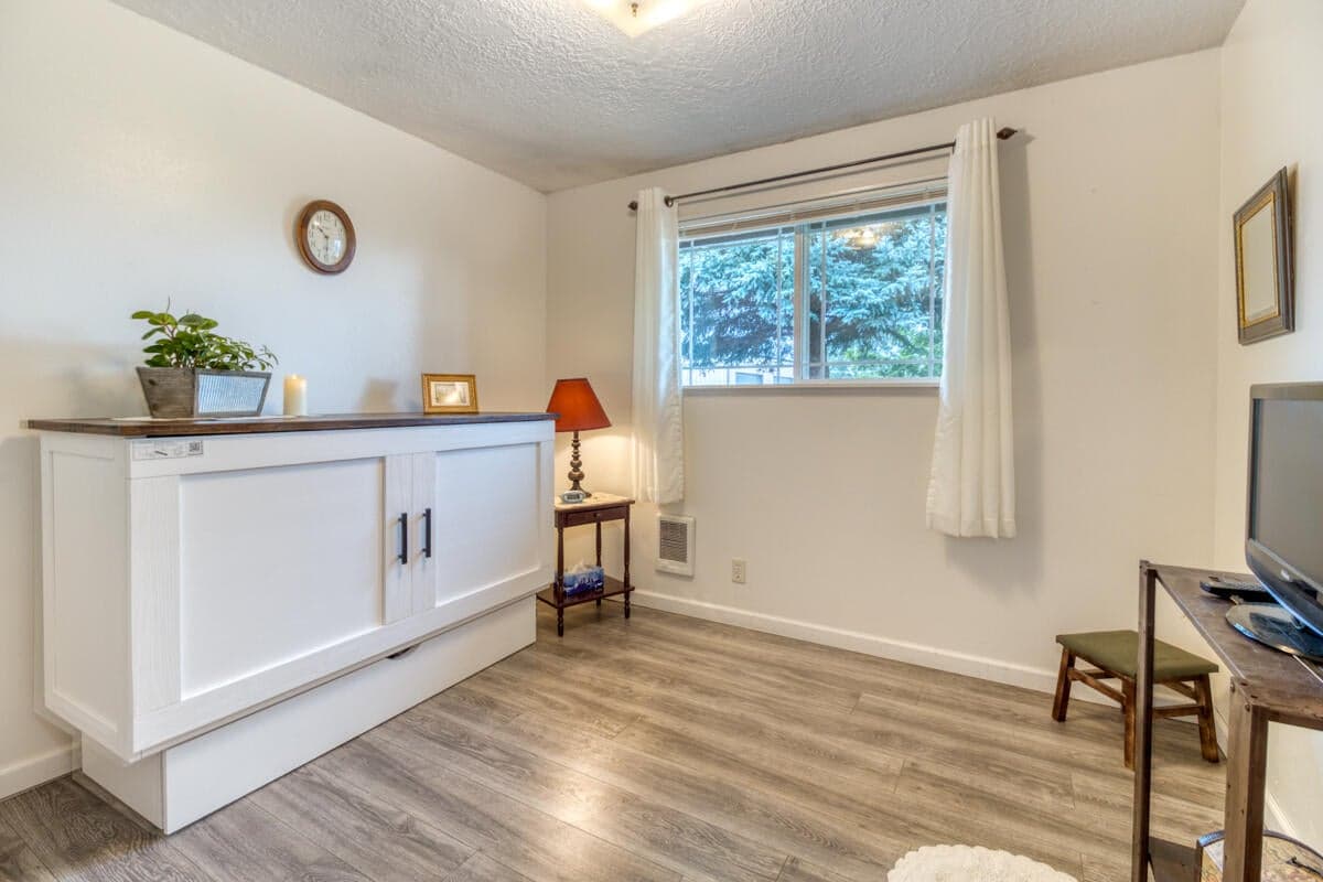 Photo of 566 NW McDonald Road 15 of 41