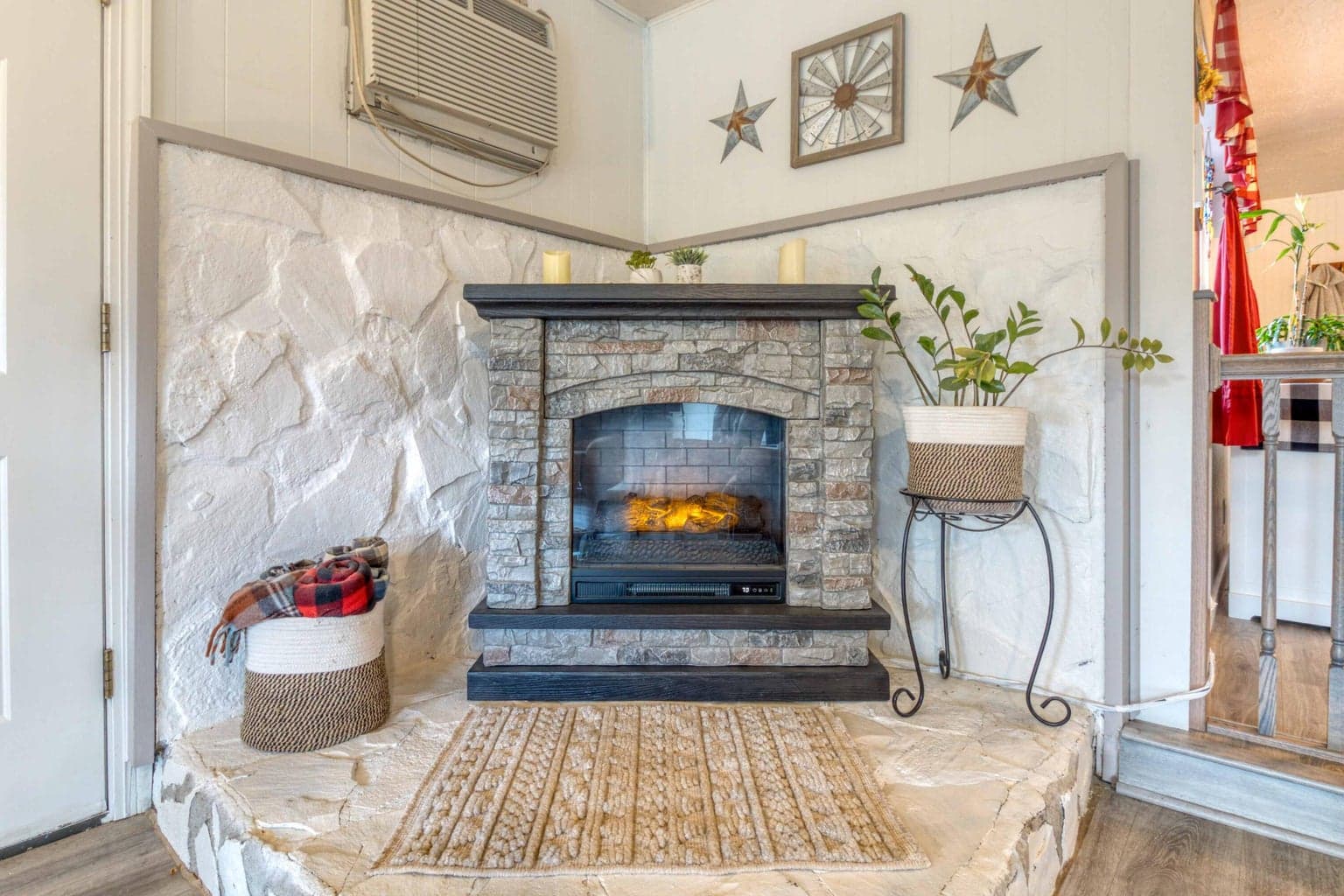 Photo of 566 NW McDonald Road 16 of 41