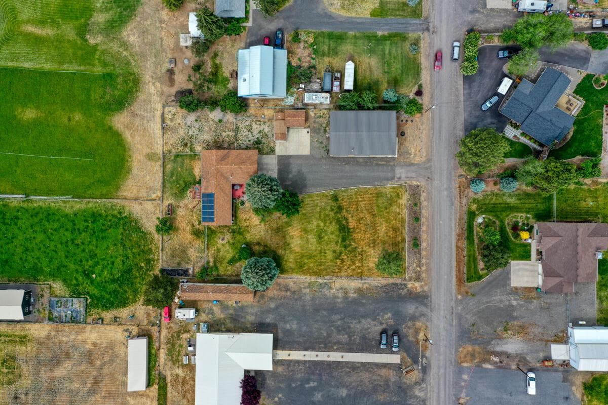 Photo of 566 NW McDonald Road 37 of 41