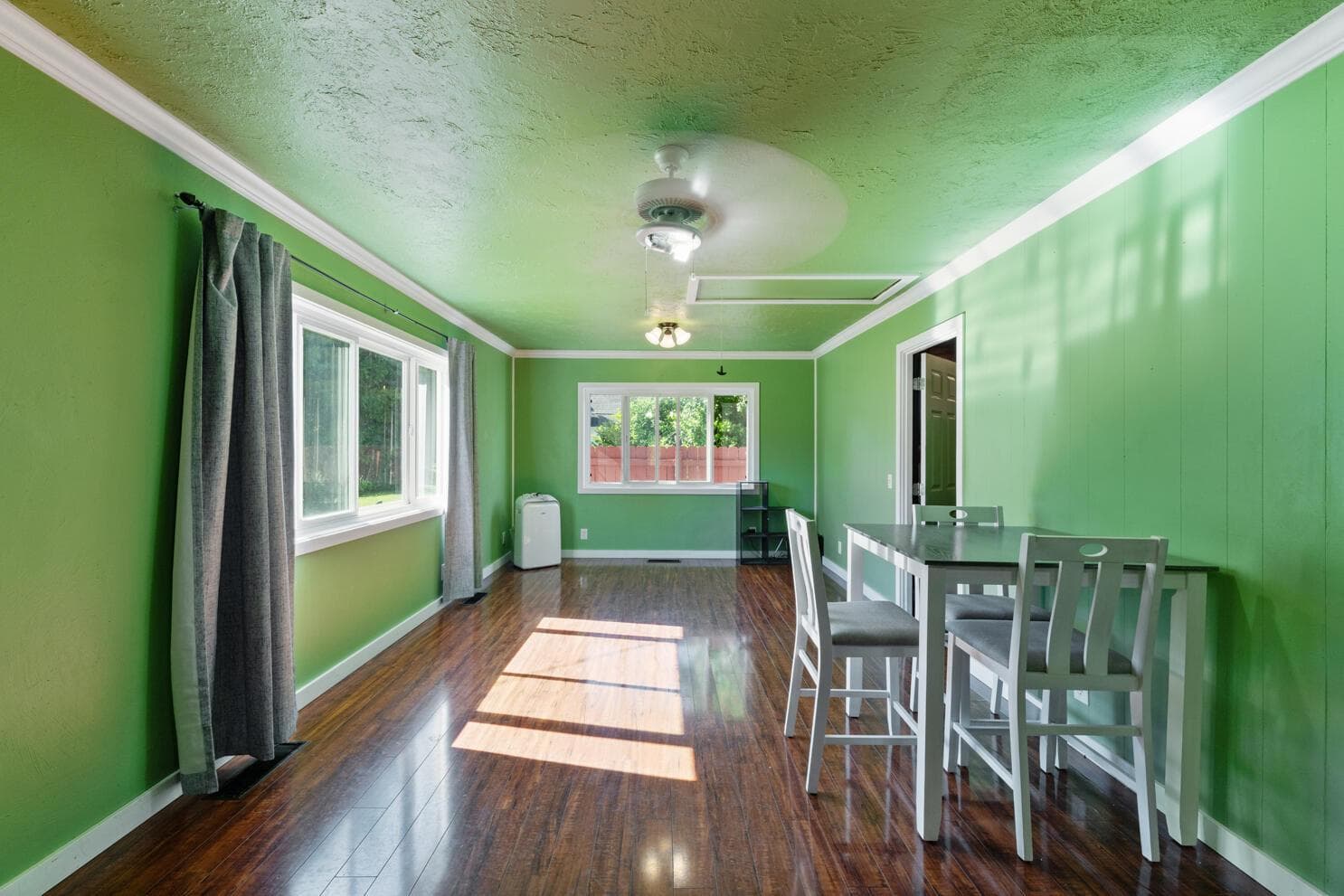 Photo of 1564 Carnahan 5 of 33