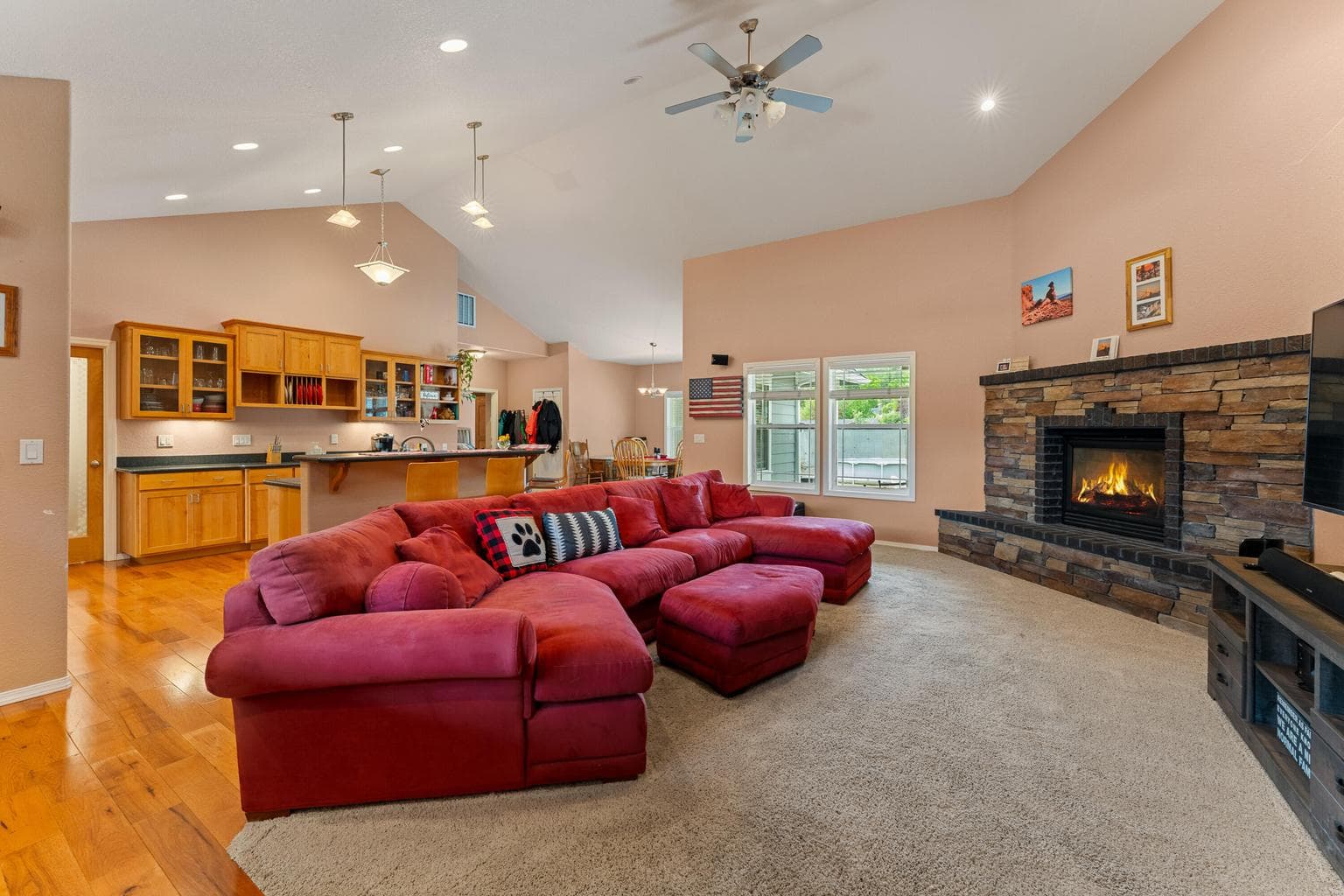 Photo of 212 Canyon View 5 of 48