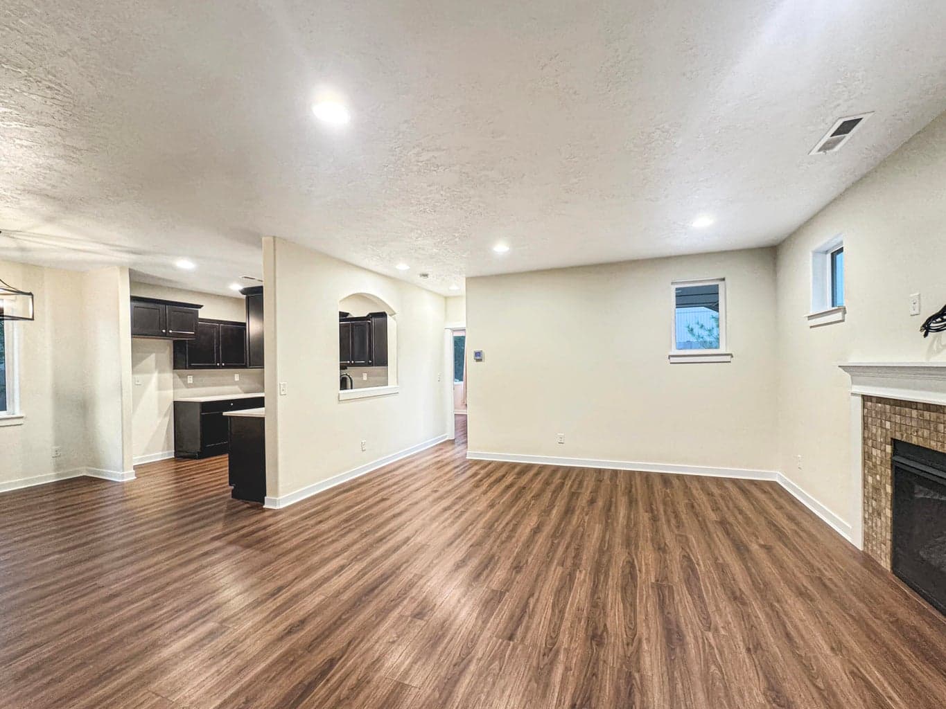 Photo of 61764 SE Camellia Street 9 of 39