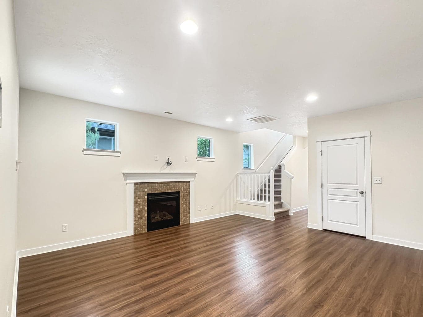 Photo of 61764 SE Camellia Street 7 of 39