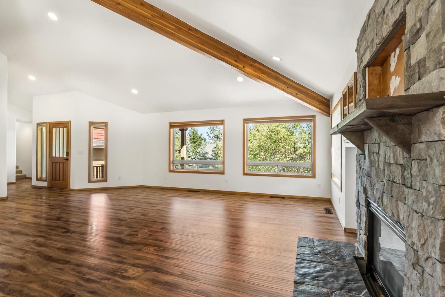 Photo of 2863 Fairway Heights 4 of 47