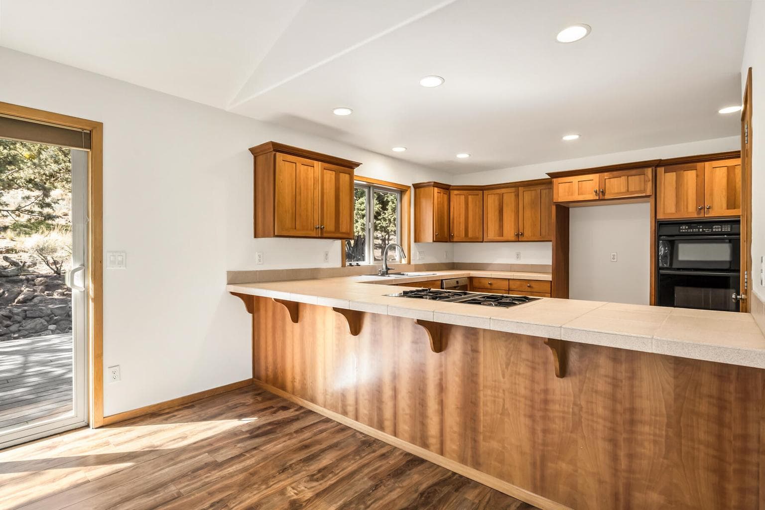 Photo of 2863 NW Fairway Heights Drive 15 of 47