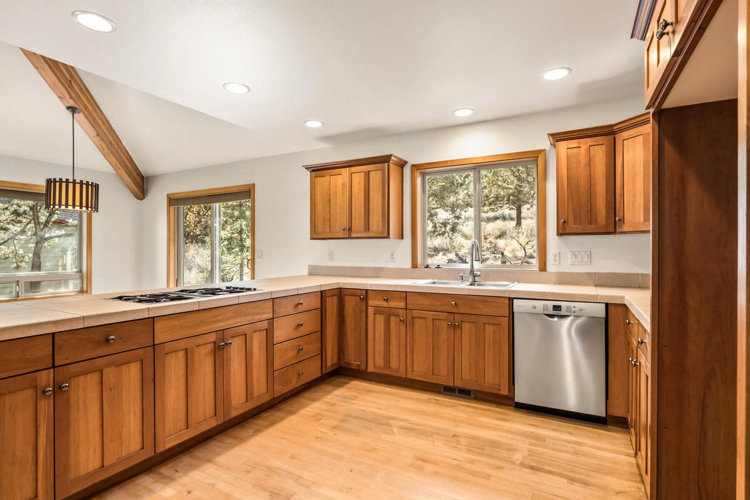 Photo of 2863 Fairway Heights 5 of 47