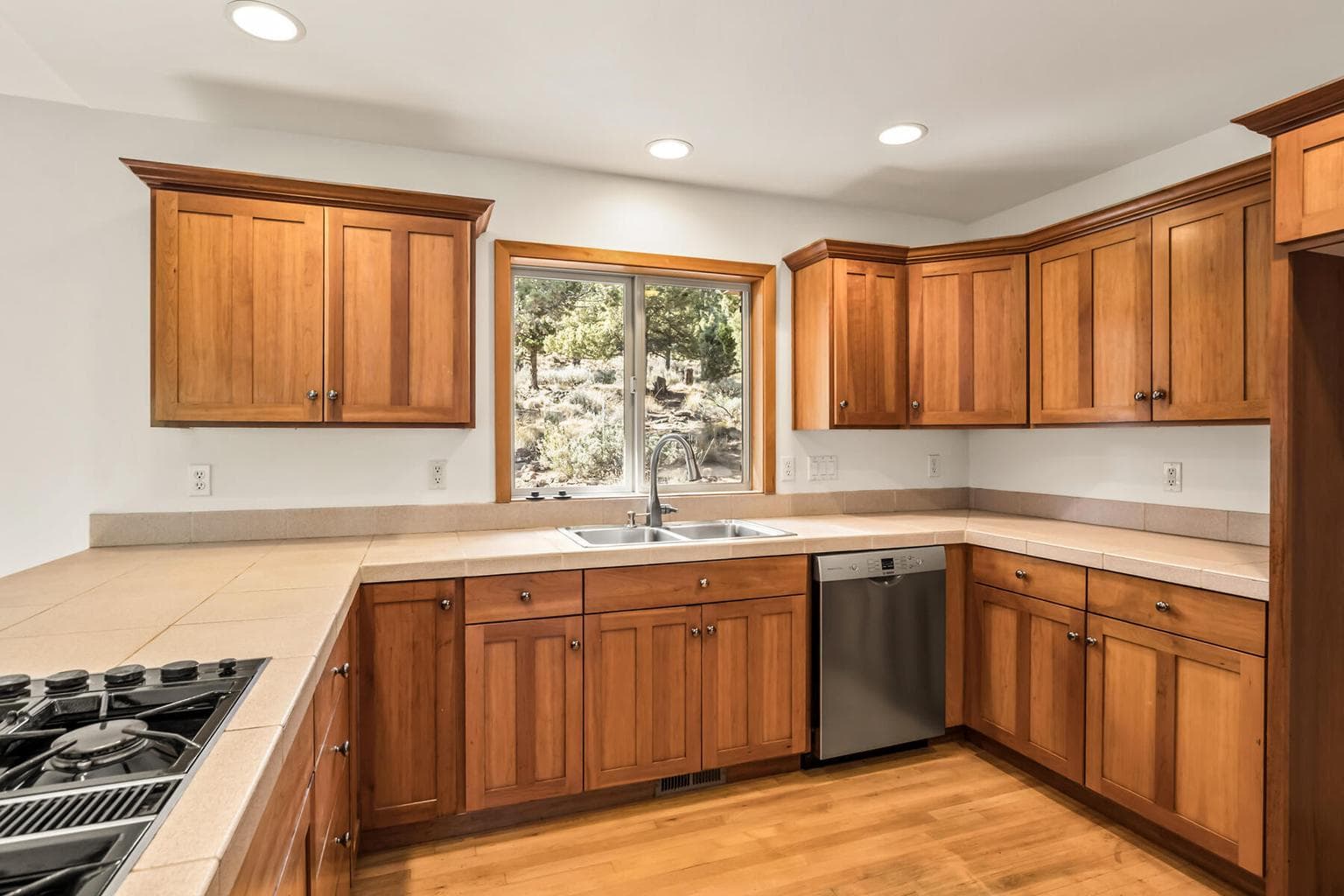 Photo of 2863 NW Fairway Heights Drive 17 of 47