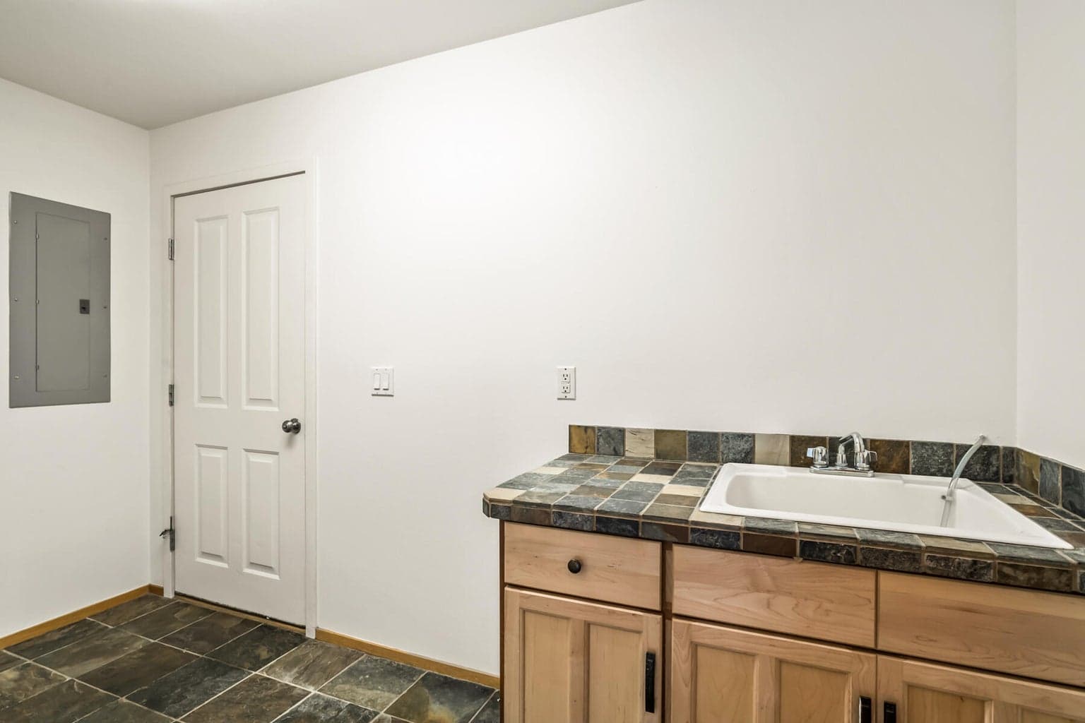 Photo of 2863 NW Fairway Heights Drive 30 of 47