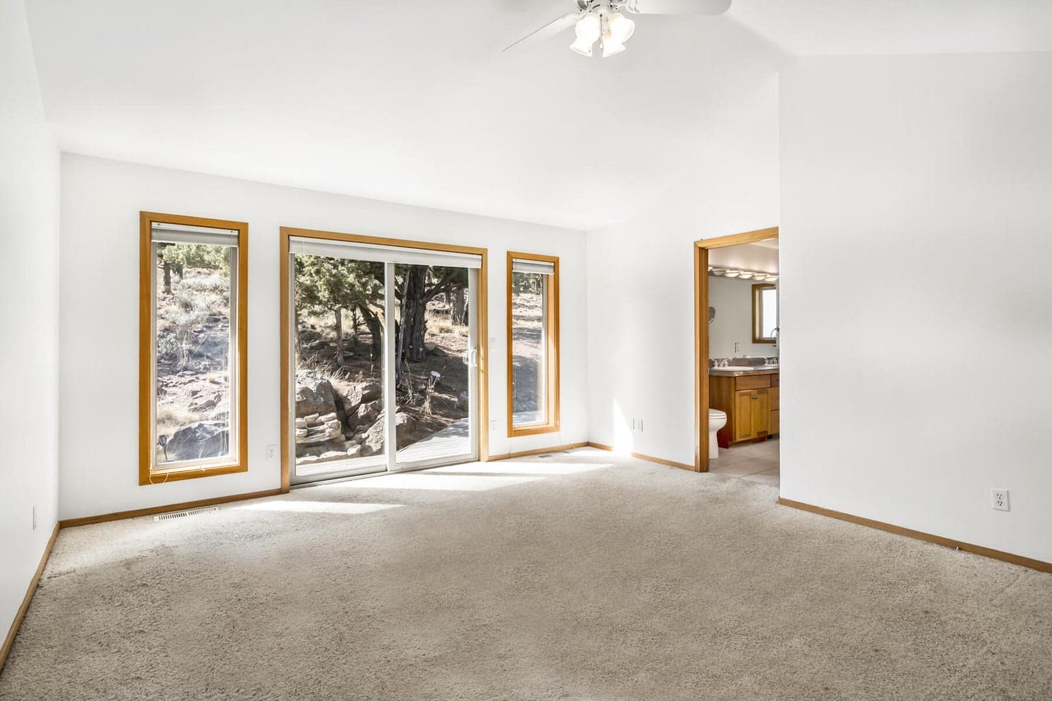 Photo of 2863 NW Fairway Heights Drive 6 of 47