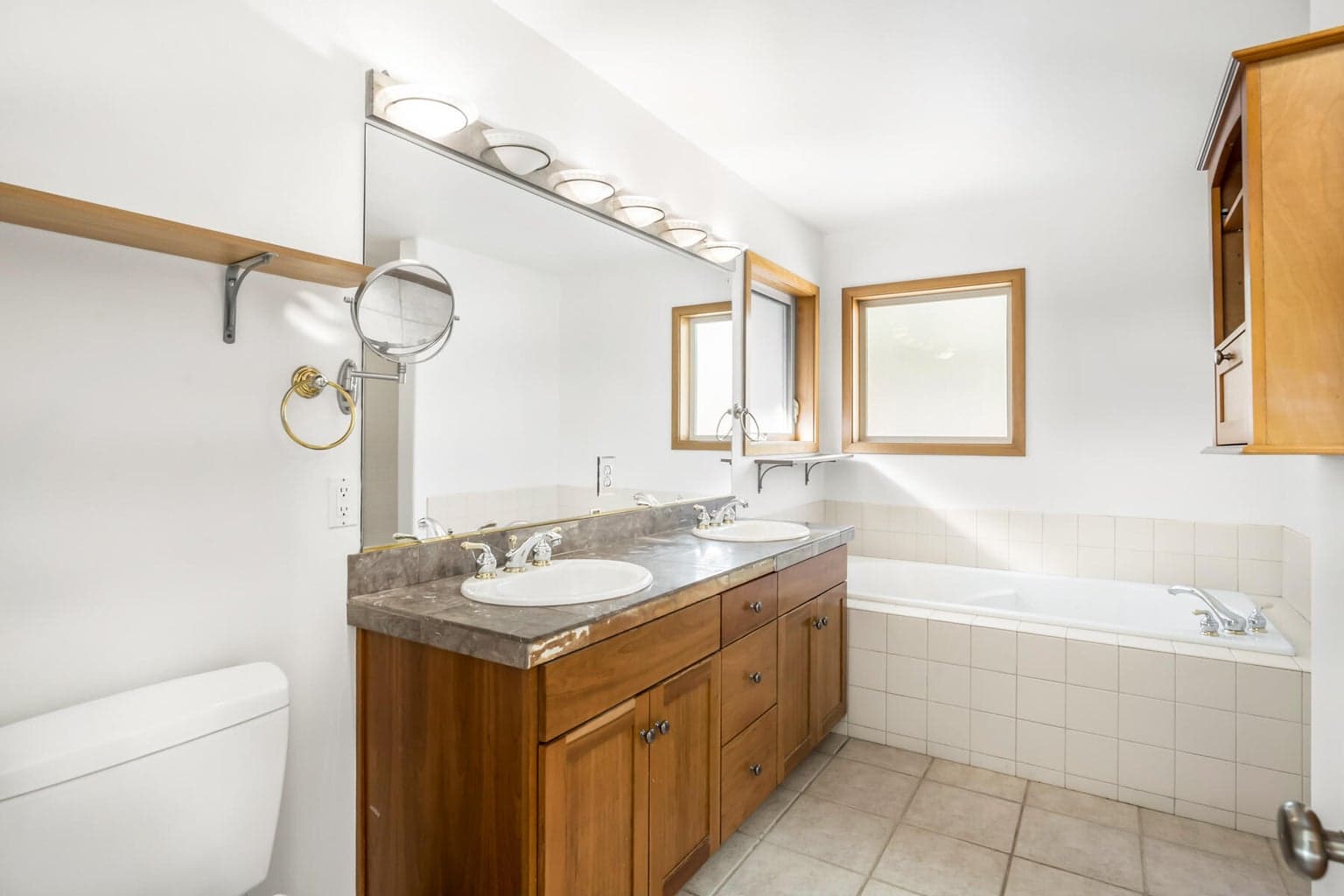 Photo of 2863 NW Fairway Heights Drive 7 of 47