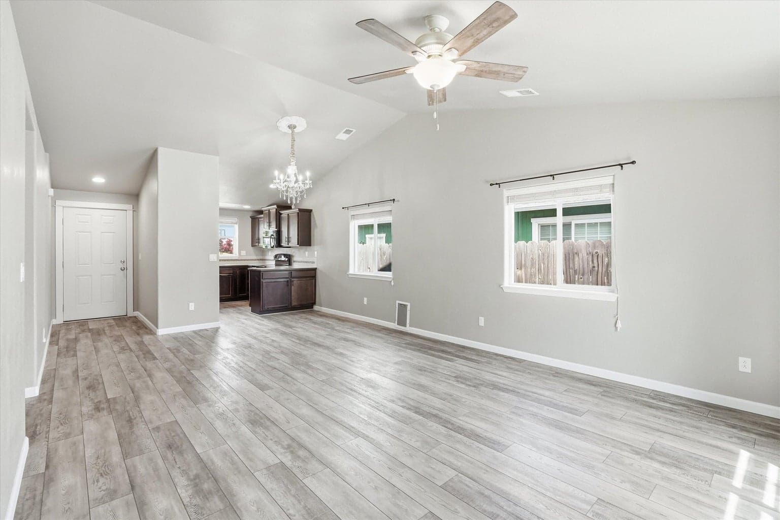 Photo of 518 Woodlark 5 of 23
