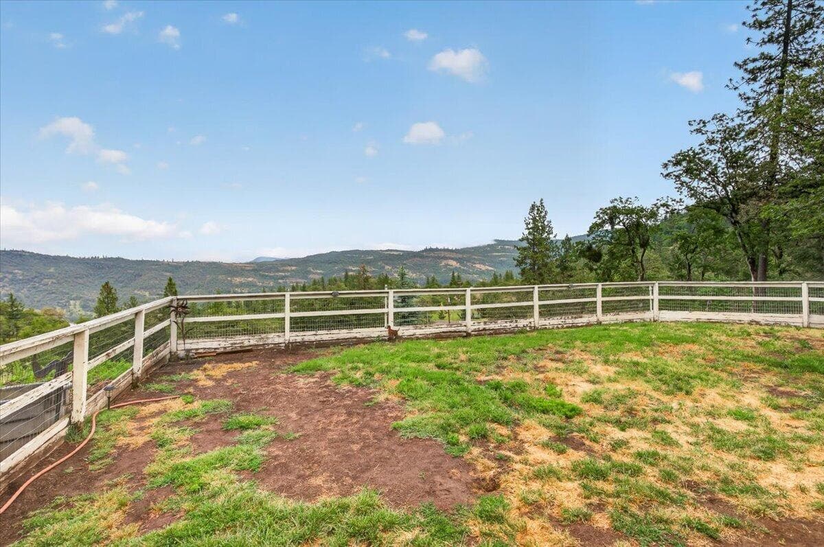 Photo of 483 Wren Ridge 2 of 34