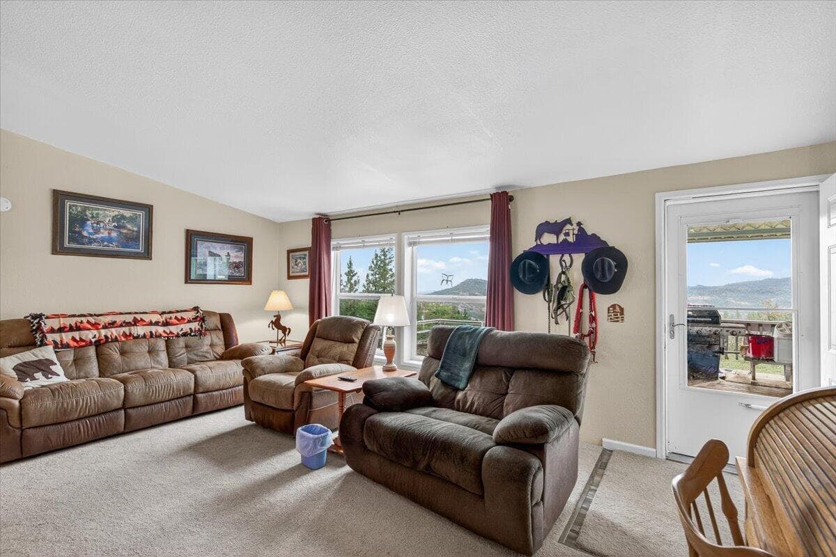 Photo of 483 Wren Ridge 4 of 34