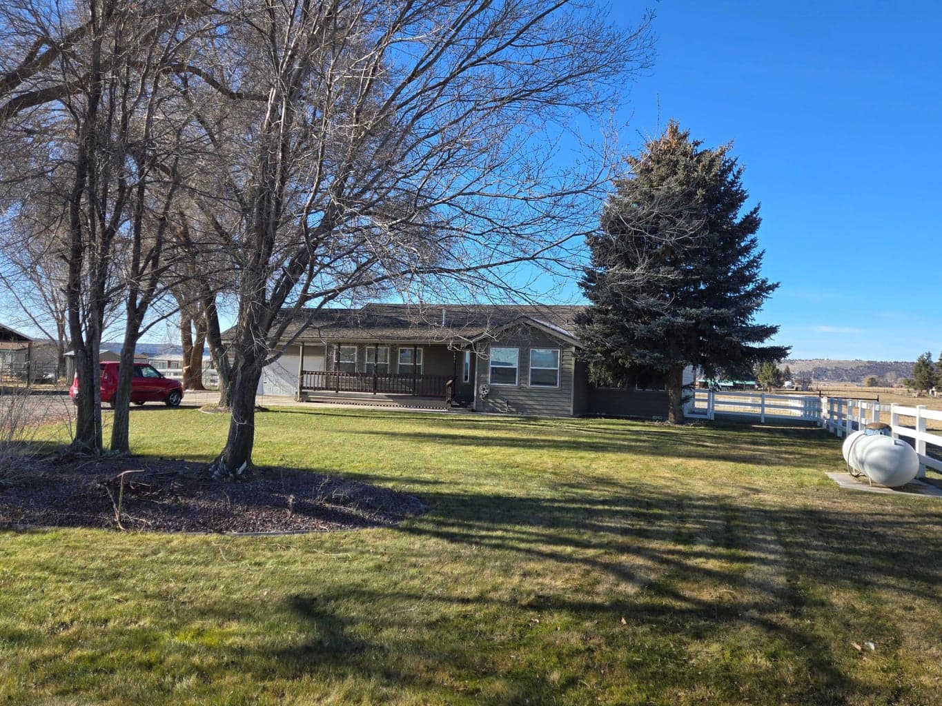 Photo of 6631 Puckett 2 of 10