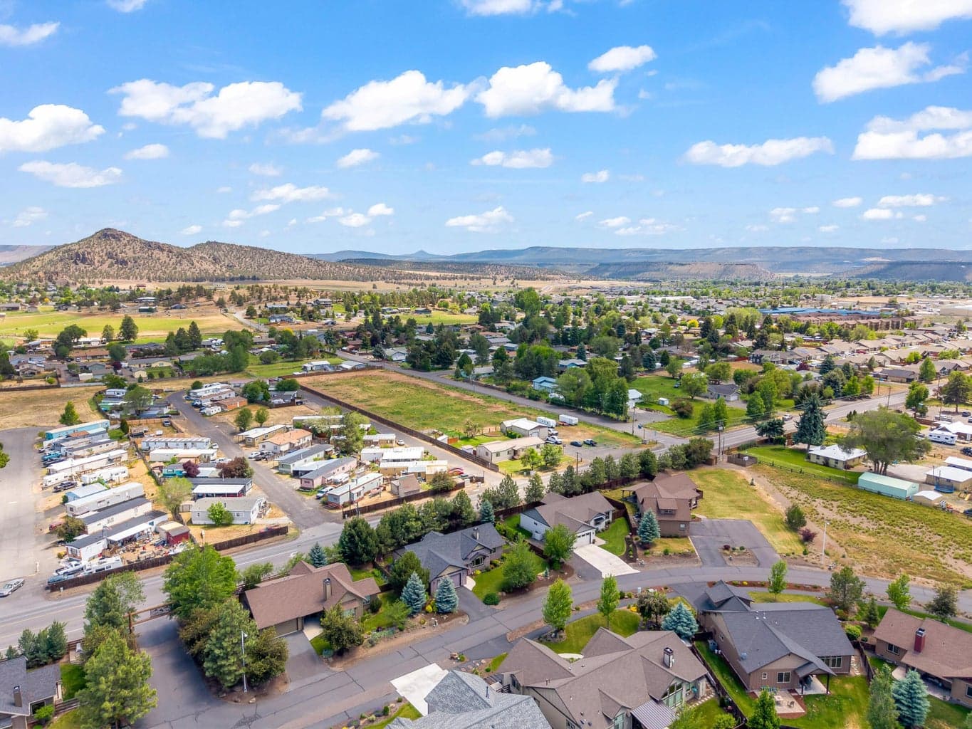 Photo of 210 NW Saddle Ridge Loop 34 of 37