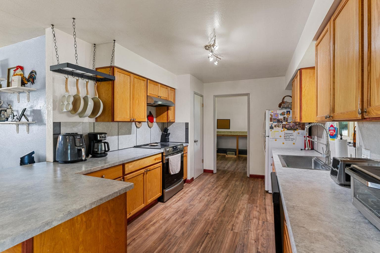 Photo of 4675 Leonard 5 of 34