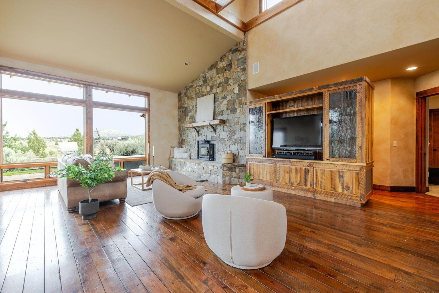 Photo of 16497 Ranchview 4 of 51