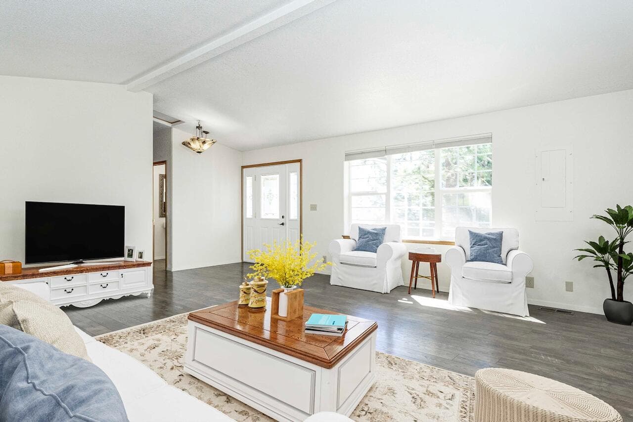 Photo of 300 Colonial 4 of 77