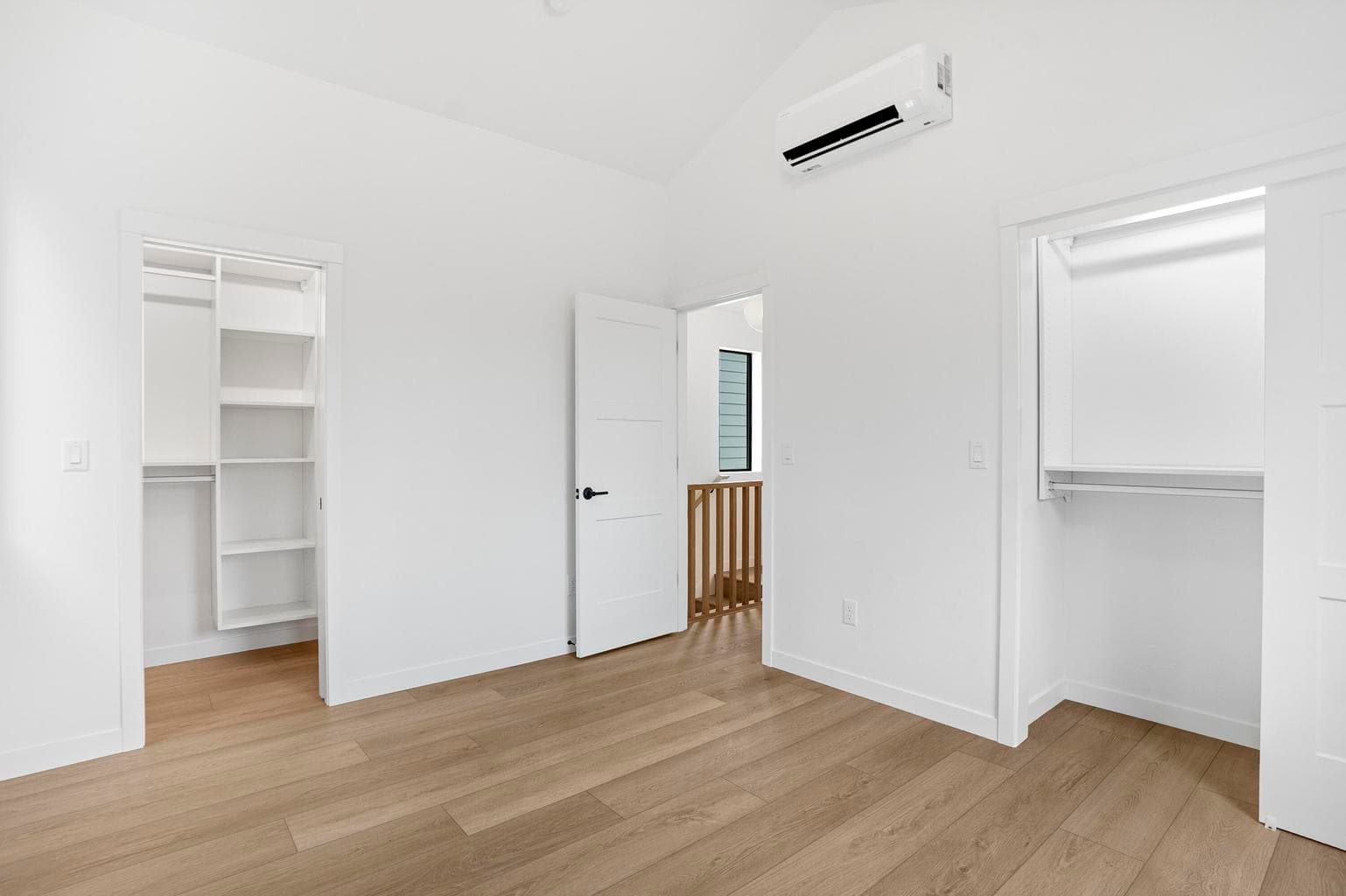 Photo of 637 NE Marshall Avenue 11 of 20