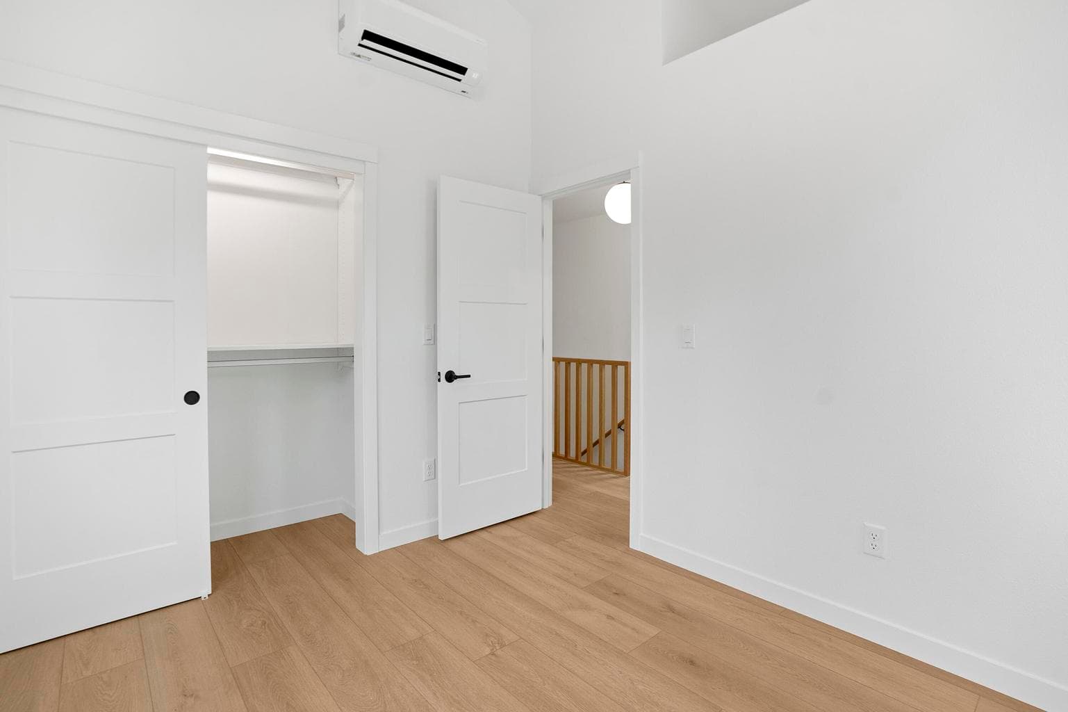 Photo of 637 NE Marshall Avenue 13 of 20
